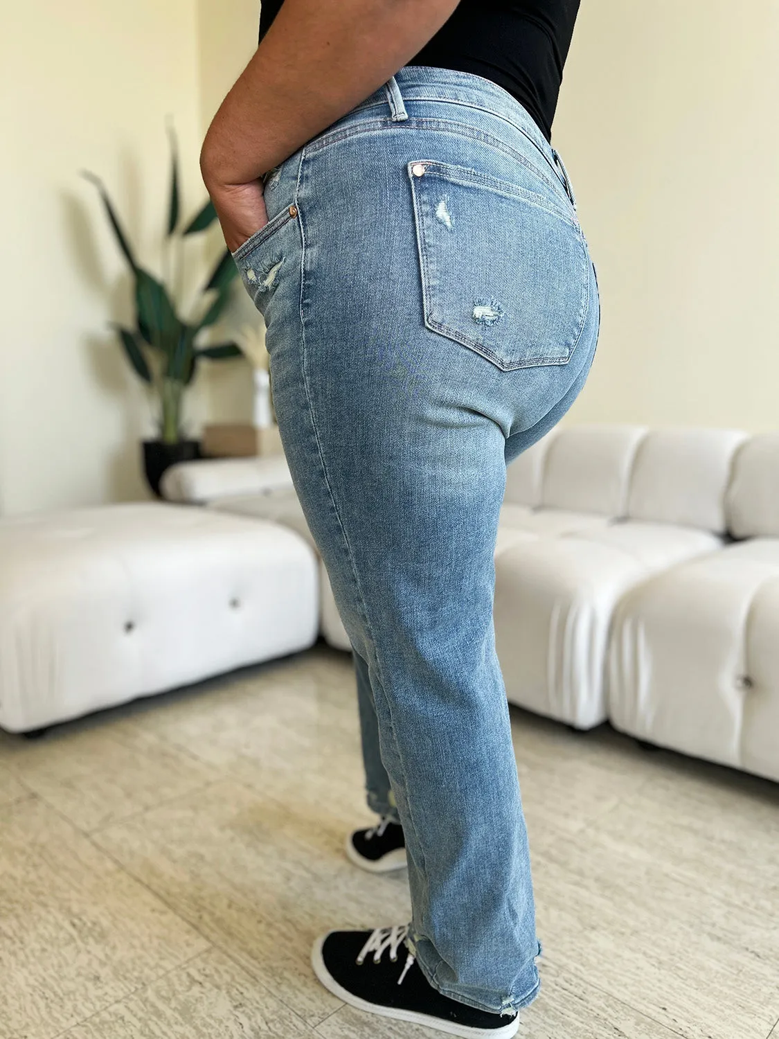 Judy Blue Mid Rise Distressed Straight Jeans [Online Exclusive]