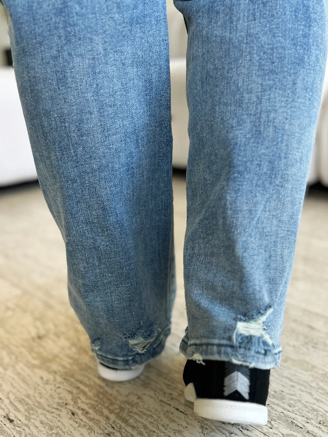 Judy Blue Mid Rise Distressed Straight Jeans [Online Exclusive]